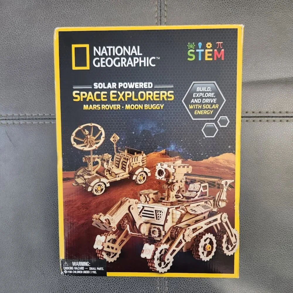 NEW NATIONAL GEOGRAPHIC Solar Model Kit Wooden 3D Puzzle Models NASA Space Explo